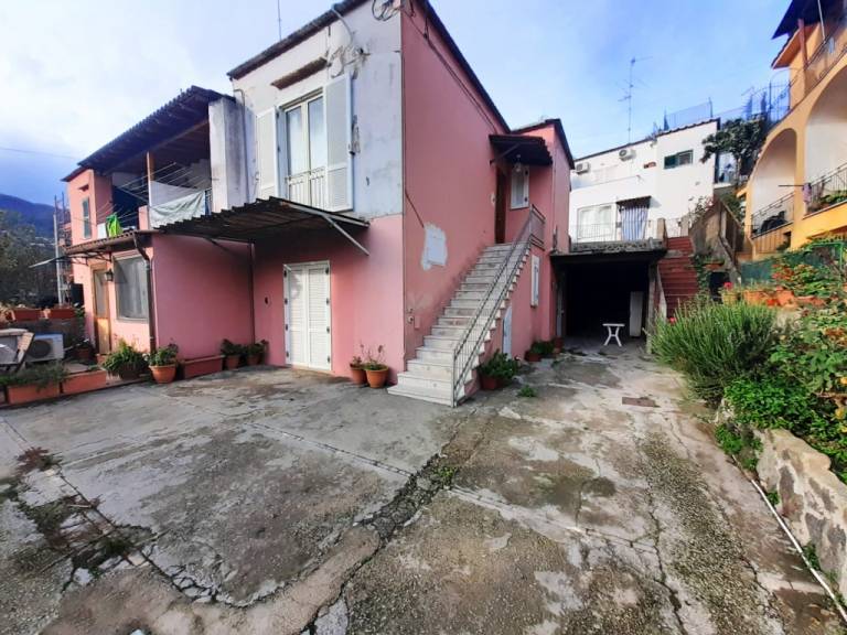Casa in vendita ad Ischia